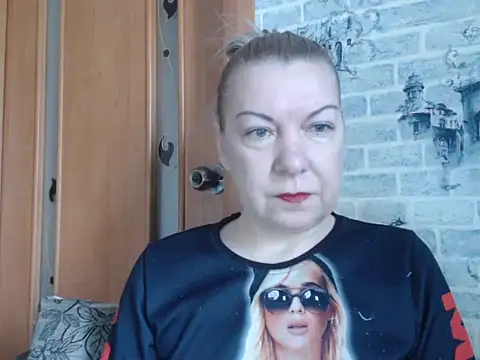 Snapshot of Lillia_Ray chatting on February 1, 2026, 8:35 am Lillia Ray online show from February 1, 2026, 8:35 am