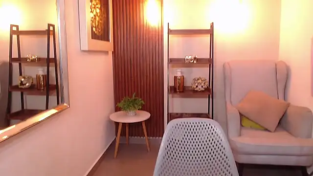 Snapshot of Coral_Lise chatting on November 25, 2025, 10:59 am Coral Lise online show from November 25, 2025, 10:59 am