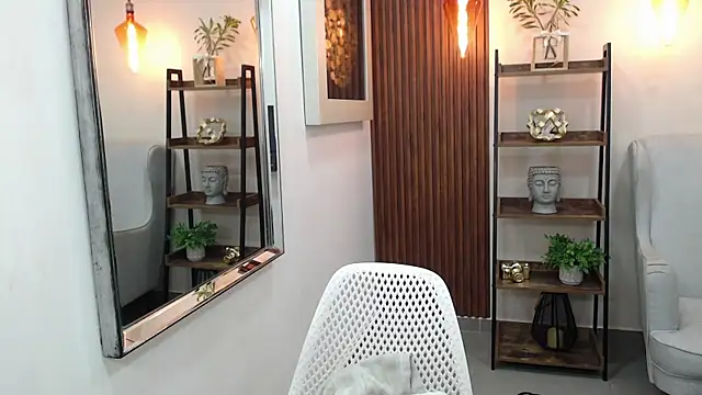 Snapshot of Coral_Lise chatting on December 15, 2025, 11:03 am Coral Lise online show from December 15, 2025, 11:03 am