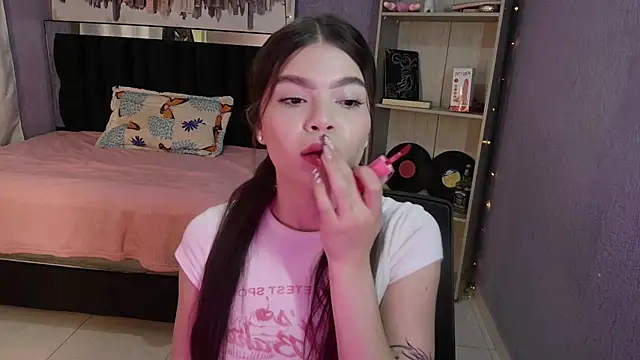 sweet c4ndy online show from January 8, 2026, 2:41 pm