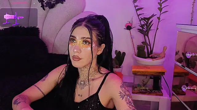 Snapshot of AnfisaLetyagho chatting on October 10, 2025, 12:42 am AnfisaLetyagho online show from October 10, 2025, 12:42 am