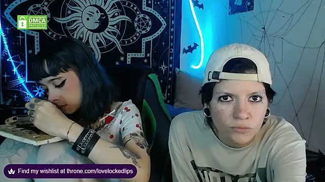 lovelockedlips online show from November 18, 2025, 11:15 pm