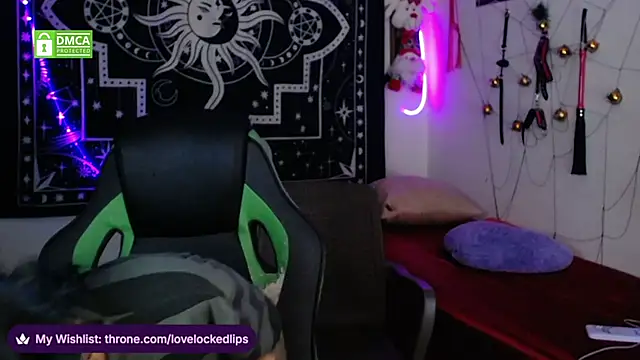 lovelockedlips online show from December 17, 2025, 1:55 am