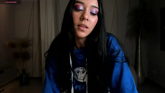 AmaliaCrus online show from September 18, 2025, 8:44 pm