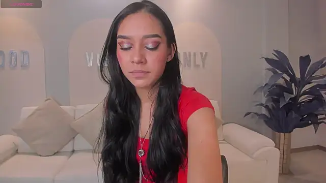 AmaliaCrus online show from November 17, 2025, 8:03 pm