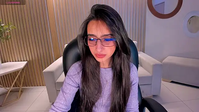 Snapshot of LarisaSmirnov chatting on October 24, 2025, 5:37 am LarisaSmirnov online show from October 24, 2025, 5:37 am