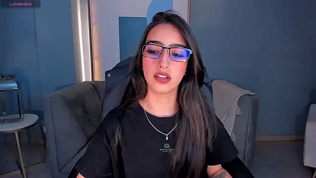 Snapshot of LarisaSmirnov chatting on October 28, 2025, 4:27 am LarisaSmirnov online show from October 28, 2025, 4:27 am