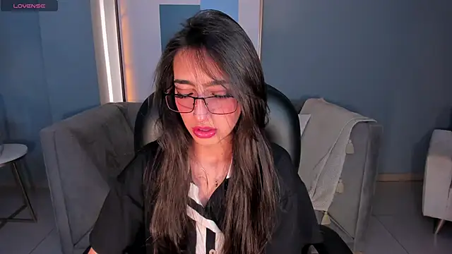 Snapshot of LarisaSmirnov chatting on October 29, 2025, 4:26 am LarisaSmirnov online show from October 29, 2025, 4:26 am