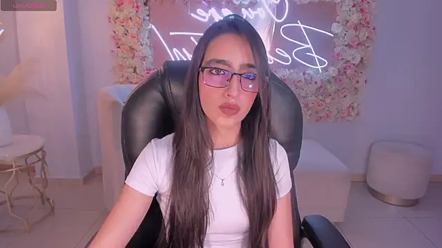 Snapshot of LarisaSmirnov chatting on November 27, 2025, 5:20 am LarisaSmirnov online show from November 27, 2025, 5:20 am