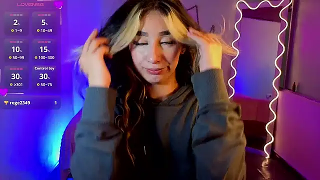 Snapshot of Malory_tay1 chatting on October 23, 2025, 7:23 pm Malory tay1 online show from October 23, 2025, 7:23 pm