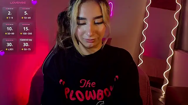 Snapshot of Malory_tay1 chatting on October 24, 2025, 7:10 pm Malory tay1 online show from October 24, 2025, 7:10 pm