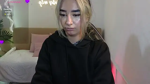 Snapshot of Malory_tay1 chatting on November 11, 2025, 11:43 am Malory tay1 online show from November 11, 2025, 11:43 am