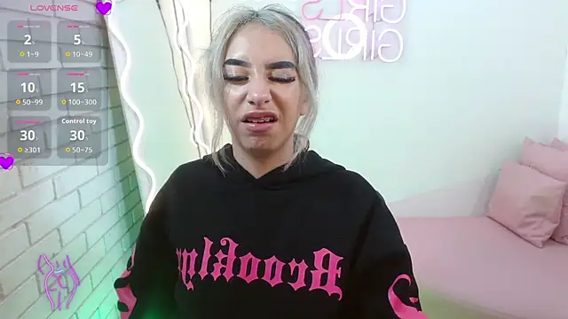 Snapshot of Malory_tay1 chatting on November 16, 2025, 11:38 am Malory tay1 online show from November 16, 2025, 11:38 am