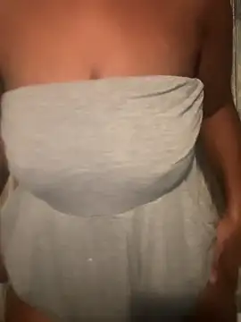 Snapshot of urgeminibrat chatting on November 9, 2025, 6:01 am urgeminibrat online show from November 9, 2025, 6:01 am