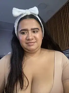 Snapshot of Vaiolet_2222 chatting on November 2, 2025, 10:06 am Vaiolet 2222 online show from November 2, 2025, 10:06 am