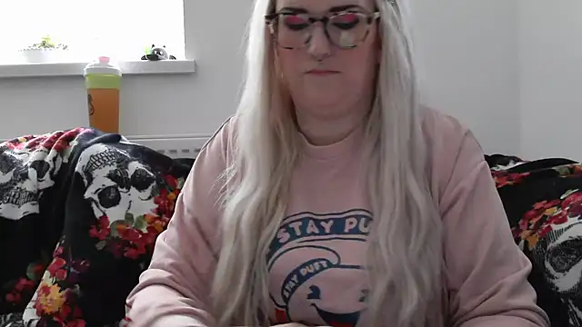 Snapshot of Sizzling_Indie36 chatting on September 12, 2025, 12:38 pm Sizzling Indie36 online show from September 12, 2025, 12:38 pm