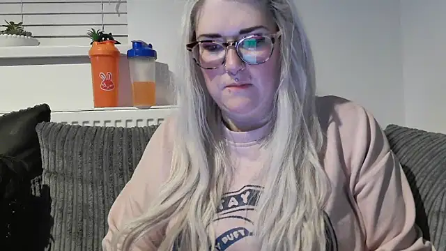 Snapshot of Sizzling_Indie36 chatting on September 13, 2025, 12:54 am Sizzling Indie36 online show from September 13, 2025, 12:54 am