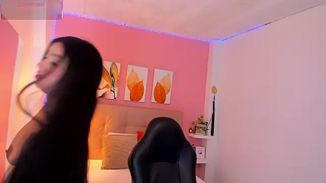 Molly h0t online show from February 20, 2026, 12:27 pm