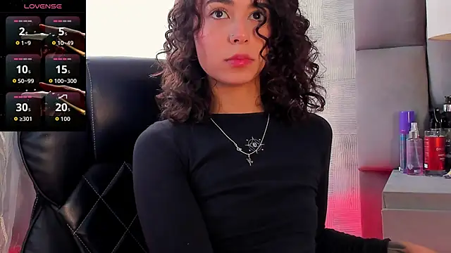 AliceStevens  online show from November 24, 2025, 1:22 pm