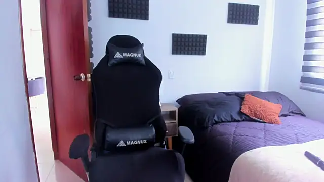 hannarusso online show from March 26, 2026, 6:35 pm