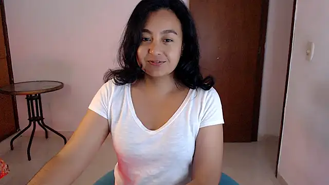Snapshot of Themagicpotion chatting on April 18, 2026, 7:07 pm Themagicpotion online show from April 18, 2026, 7:07 pm