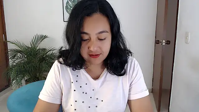 Snapshot of Themagicpotion chatting on April 20, 2026, 4:10 pm Themagicpotion online show from April 20, 2026, 4:10 pm