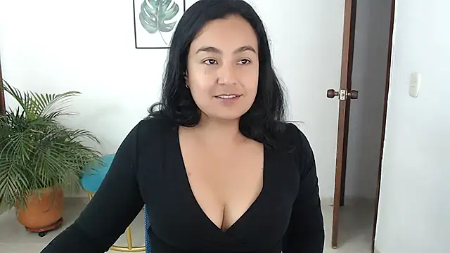 Snapshot of Themagicpotion chatting on May 2, 2026, 4:01 pm Themagicpotion online show from May 2, 2026, 4:01 pm