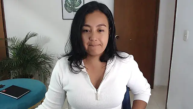 Snapshot of Themagicpotion chatting on May 15, 2026, 4:14 pm Themagicpotion online show from May 15, 2026, 4:14 pm