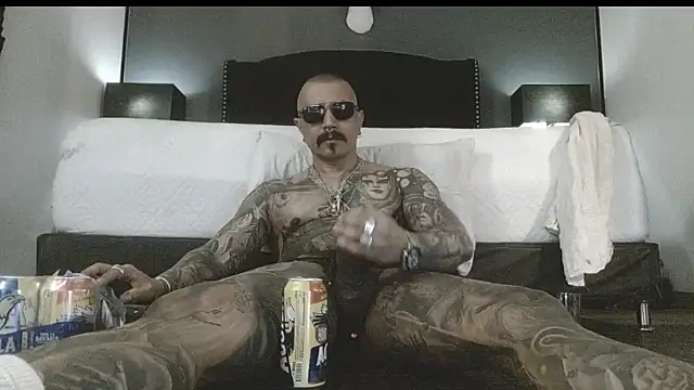 danilog515 online show from November 18, 2025, 7:13 am