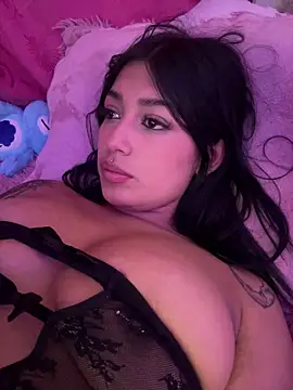 KatianPierce online show from May 16, 2026, 12:29 am