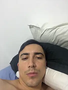 Snapshot of pareja_curiosa19 chatting on December 16, 2025, 1:32 am pareja curiosa19 online show from December 16, 2025, 1:32 am