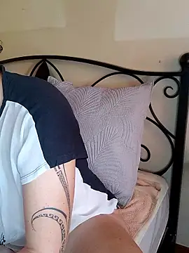 emiliemilf online show from January 15, 2026, 7:17 pm