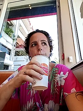 emiliemilf online show from April 7, 2026, 7:47 pm