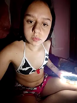 Snapshot of Sukychan_ chatting on October 6, 2025, 8:23 am Sukychan online show from October 6, 2025, 8:23 am