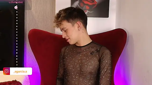 LiamWildx20 online show from November 12, 2025, 4:35 am