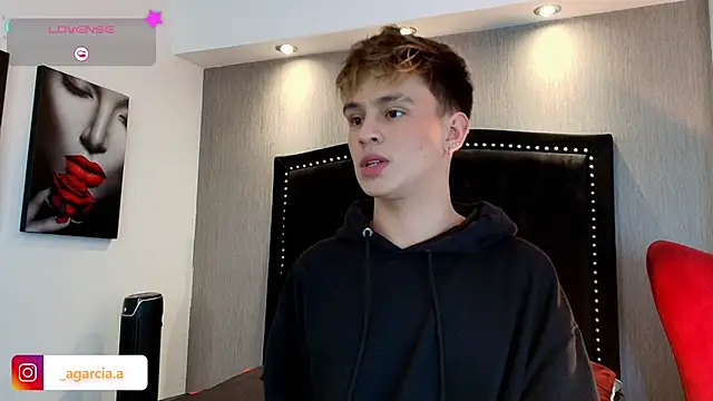 LiamWildx20 online show from January 9, 2026, 4:15 am