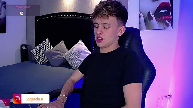 LiamWildx20 online show from March 29, 2026, 4:45 am