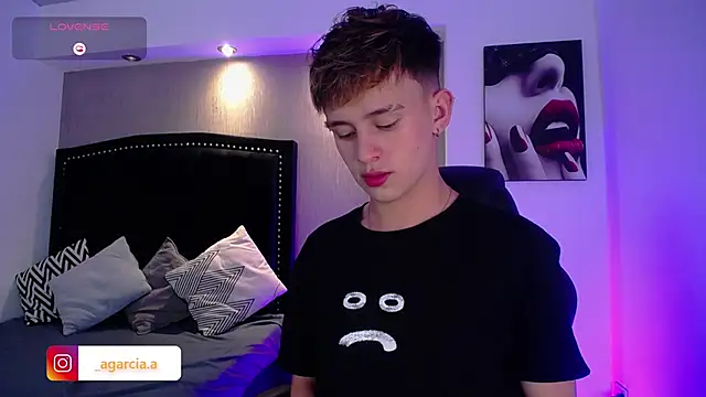 LiamWildx20 online show from April 11, 2026, 6:07 am