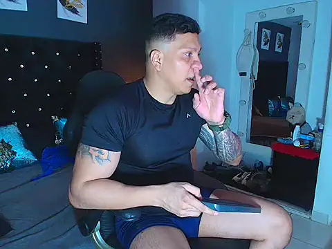 ethan dalton  online show from October 25, 2025, 2:52 am