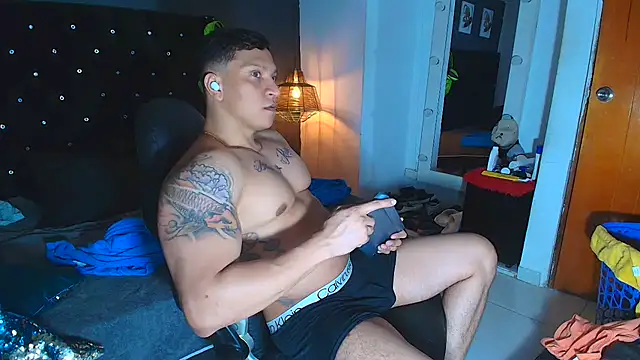 ethan dalton  online show from November 25, 2025, 3:17 am