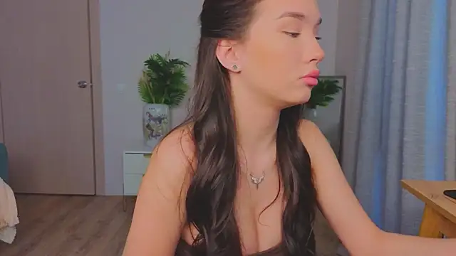 EmiliaDroll online show from December 15, 2025, 8:40 am