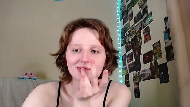 c0ralynx online show from March 19, 2025, 4:25 am