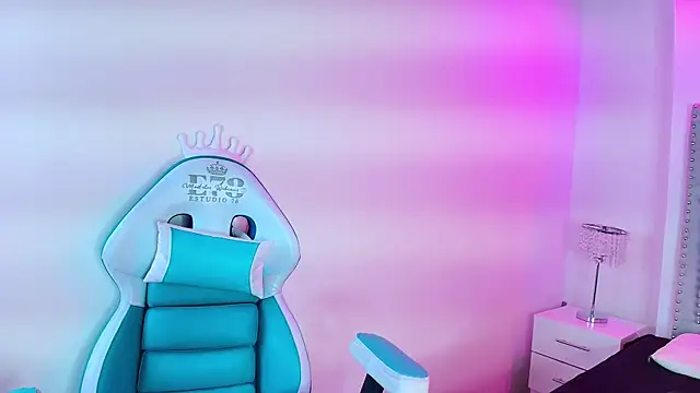 Lia adamsss online show from February 5, 2026, 3:44 am