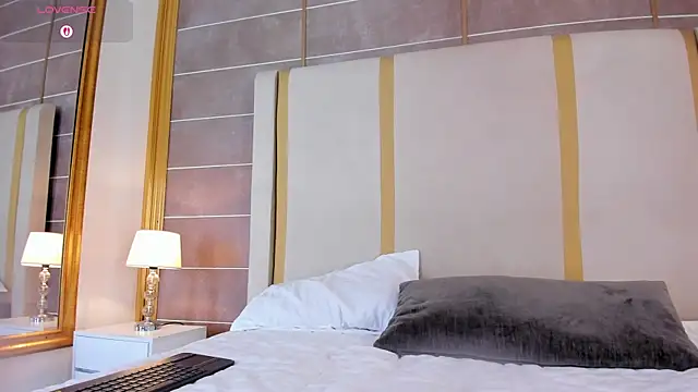 Snapshot of laurencarter1 chatting on July 5, 2026, 4:19 am laurencarter1 online show from July 5, 2026, 4:19 am