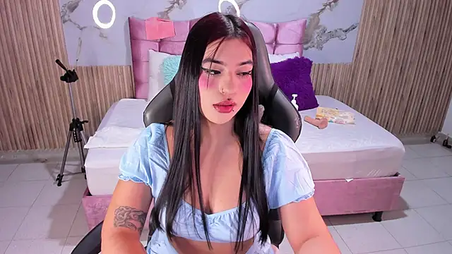 Nicolee19 online show from January 19, 2026, 11:03 am