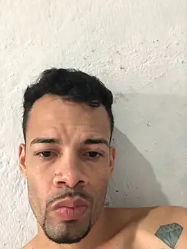 Snapshot of HenriquePhn chatting on June 26, 2026, 11:36 am HenriquePhn online show from June 26, 2026, 11:36 am