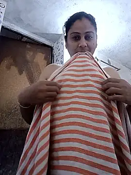 Snapshot of JENNIFERtamil chatting on January 18, 2026, 8:29 am JENNIFERtamil online show from January 18, 2026, 8:29 am
