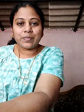 Snapshot of JENNIFERtamil chatting on February 19, 2026, 7:59 am JENNIFERtamil online show from February 19, 2026, 7:59 am