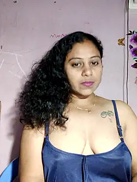 Snapshot of JENNIFERtamil chatting on February 28, 2026, 6:20 pm JENNIFERtamil online show from February 28, 2026, 6:20 pm
