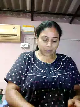 Snapshot of JENNIFERtamil chatting on March 18, 2026, 7:55 am JENNIFERtamil online show from March 18, 2026, 7:55 am